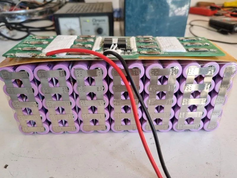 Ремонт электроскутеров, собираем аккумуляторные батареи LifePo4 и Li-ion 8