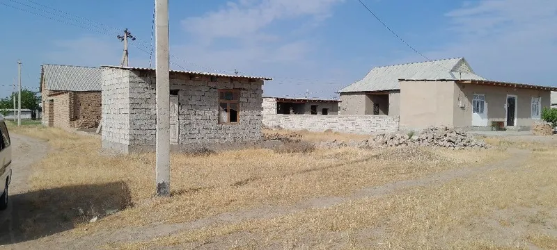 Uchqizil oxus yaqinida 4 sotix yer maydoni sotiladi — фото 1