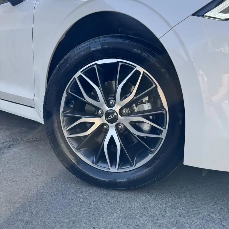 Kia K5 2025 prestige — фото 1