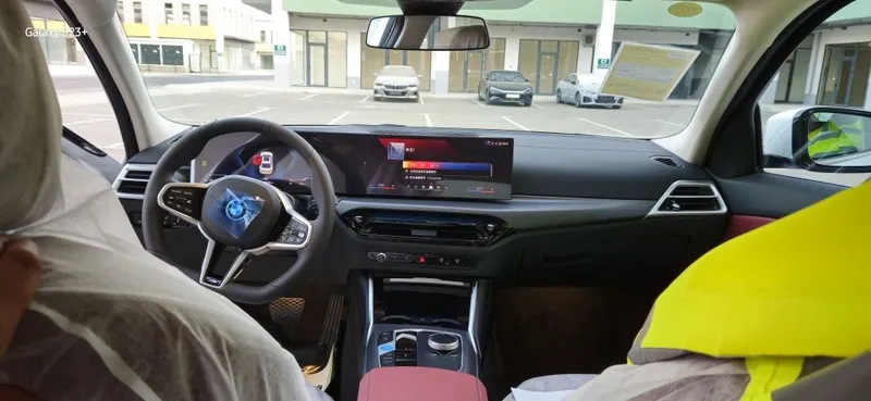 BMW i3 35L / i3 40L, i5 35L, i5 40L есть 8 BMW i3 35L / i3 40L, i5 35L, i5 40L есть 8