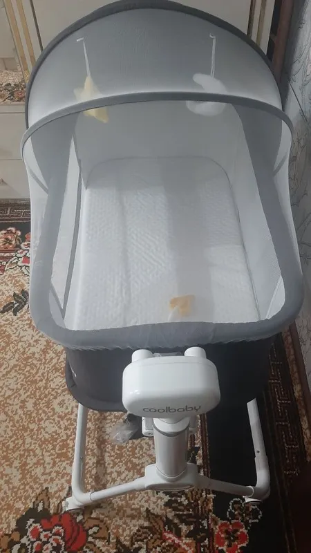 Продаётся коляска и кроватка и ходунок Продаётся коляска и кроватка и ходунок