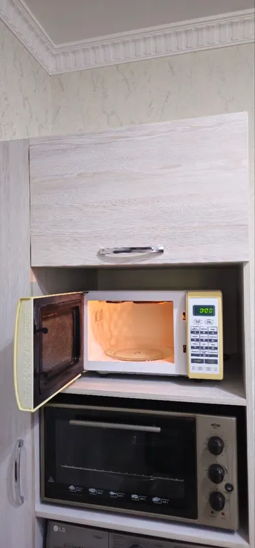 Mikrovalnovka Midea 2