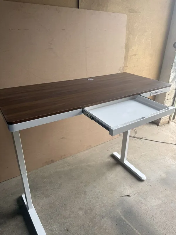 Mexanizimli kompyuter stoli — 140×60 sm 4 Mexanizimli kompyuter stoli — 140×60 sm 4