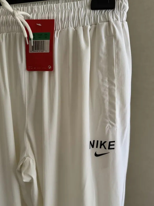 Nike Ayol va qizlarga Yengi 1