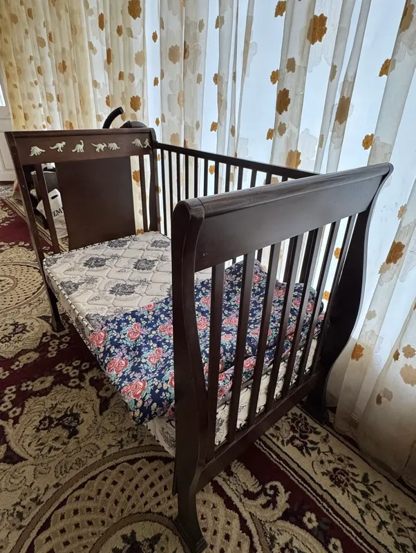 Bola karavoti matras bilan / ishlatilgan 1