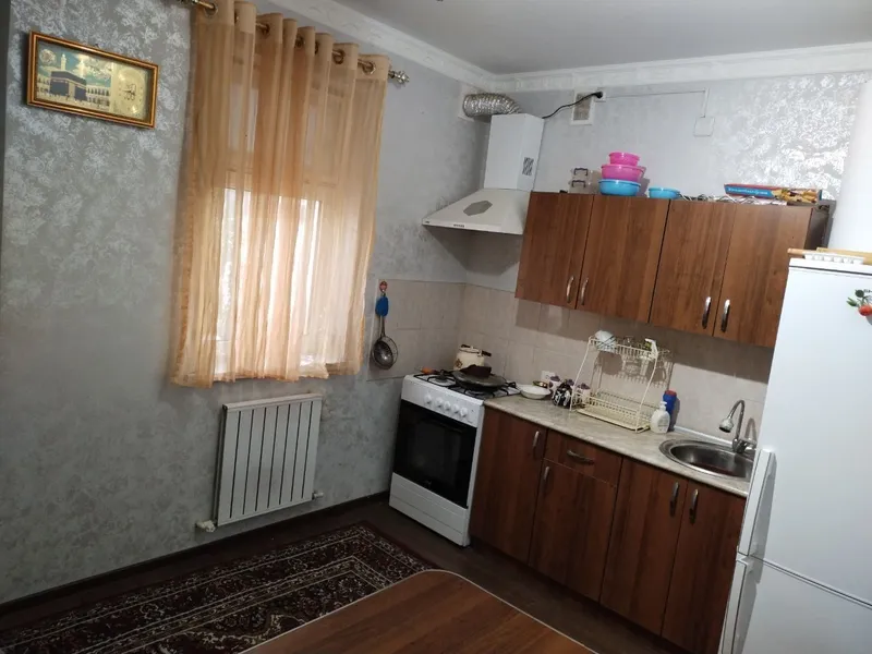 Намунали катеж сотилади 200 м2
