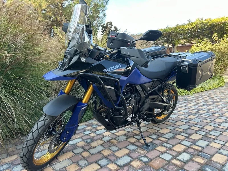 Suzuki V-Strom 800DE Adventure | 3 кофра | 2 комплекта резины — фото 2