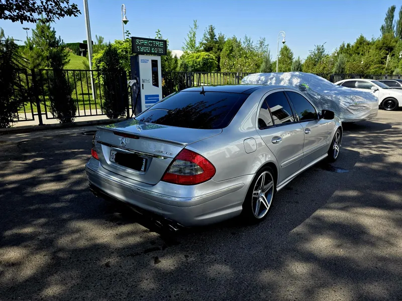 Mercedes benc 63 AMG 211 3 Mercedes benc 63 AMG 211 3