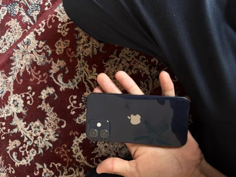 Iphone 12 mini ideal ekrandagi siniq steklo singan hamma joyi ideal