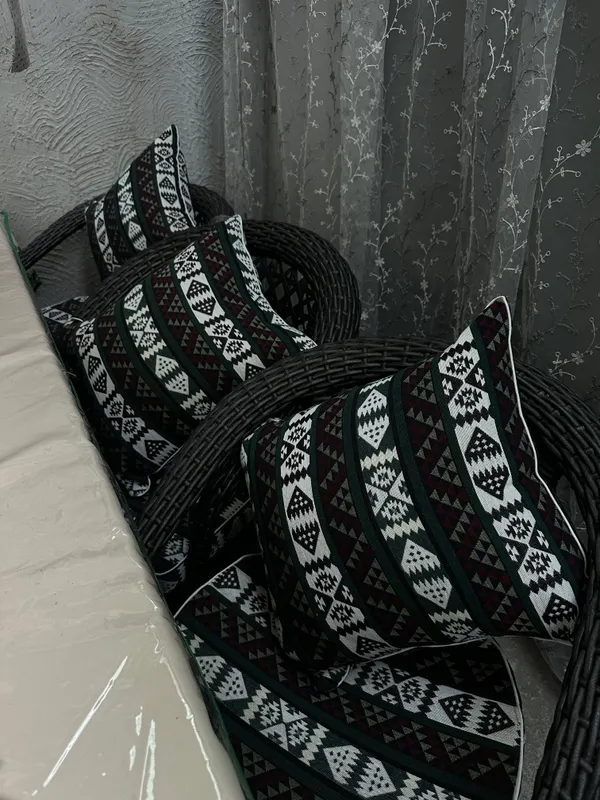 Сидушки и подушки для столов — фото 8