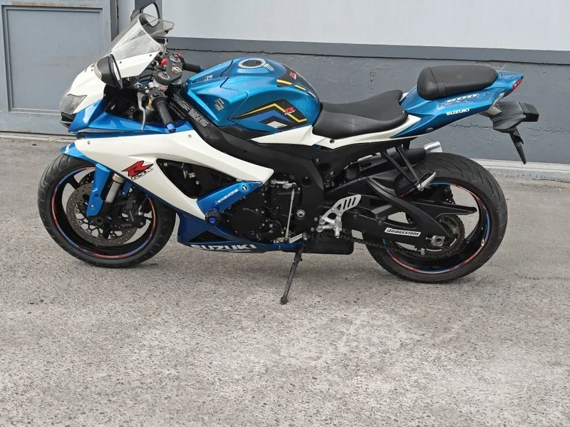 Suzuki GSX-R 600 sotiladi 5 Suzuki GSX-R 600 sotiladi 5