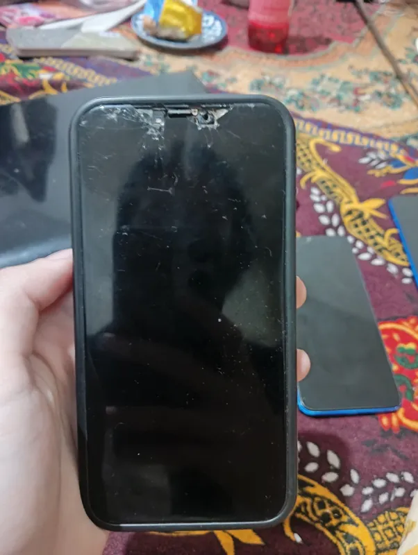Продаю IPHONE
