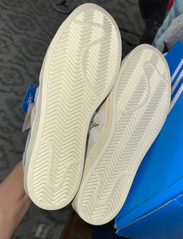 Yangi Adidas stitch krossovkalarini sotaman 4 Yangi Adidas stitch krossovkalarini sotaman 4