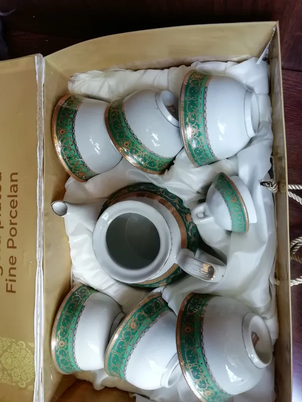 Продам новый чайный сервиз на 6 персон