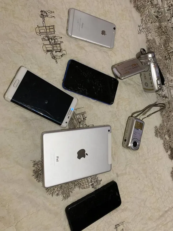 iPhone, Samsung телефон и планшет 2
