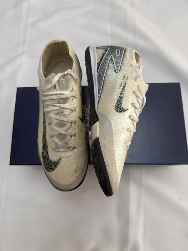 Бутсы Nike Air Zoom 2 Бутсы Nike Air Zoom 2