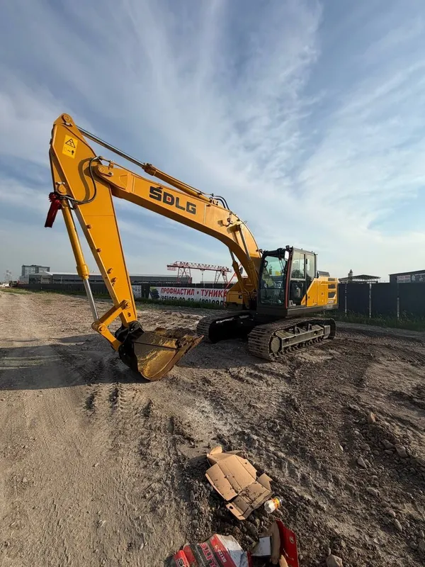 Ekskavator SDLG 6205