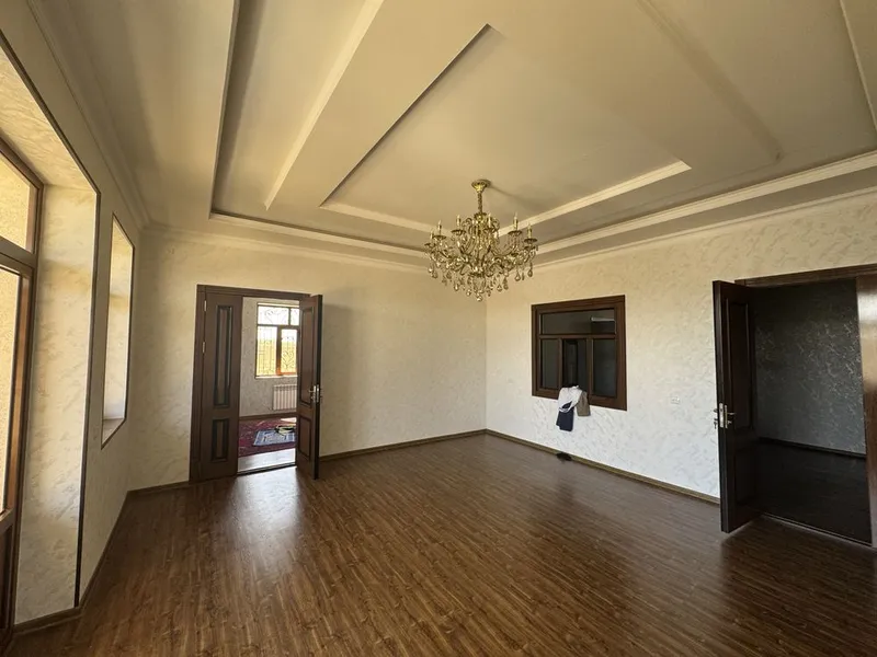 Yangi uchaska sotiladi pishkan gishdan qurilgan — фото 2