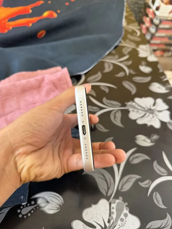 Iphone 17 pro Max srochni sotiladi 6 Iphone 17 pro Max srochni sotiladi 6