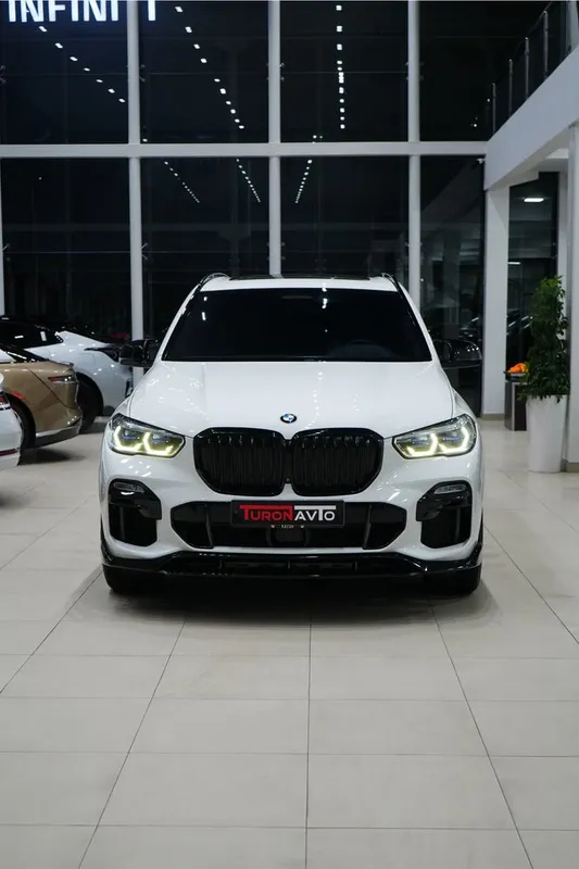 BMW X5 M50i 2019