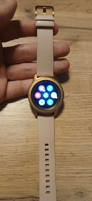 Galaxy Watch 42mm Gold rose 2 Galaxy Watch 42mm Gold rose 2
