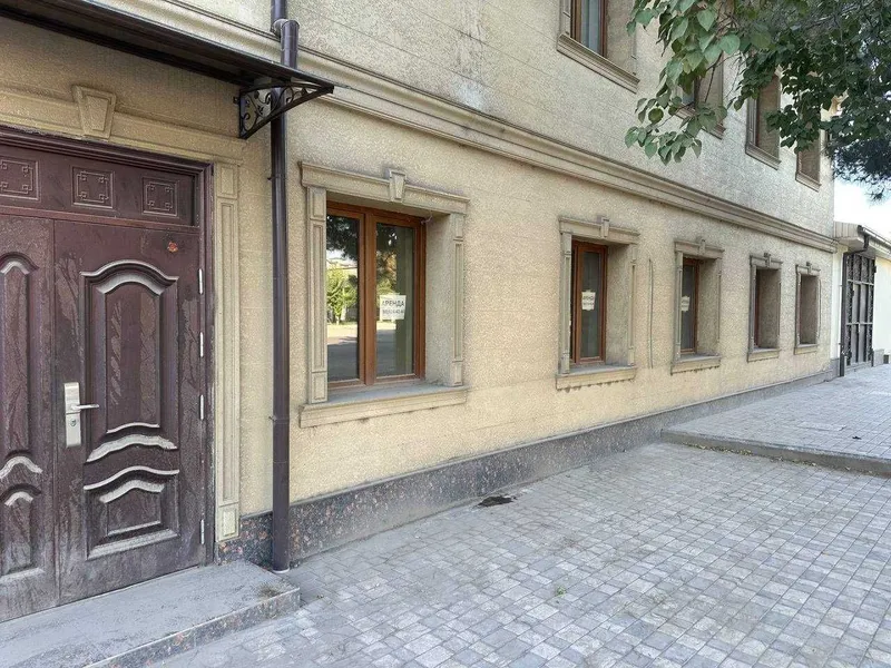 Сдается в аренду комм. помещение (Офис + склад + гараж) - 388 м2 1