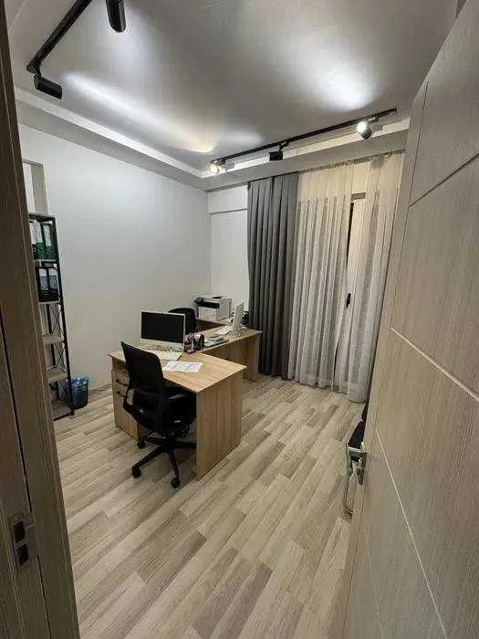 Сдаётся офис в Zarafshan City по ул. Бобура, 83 м² — фото 3
