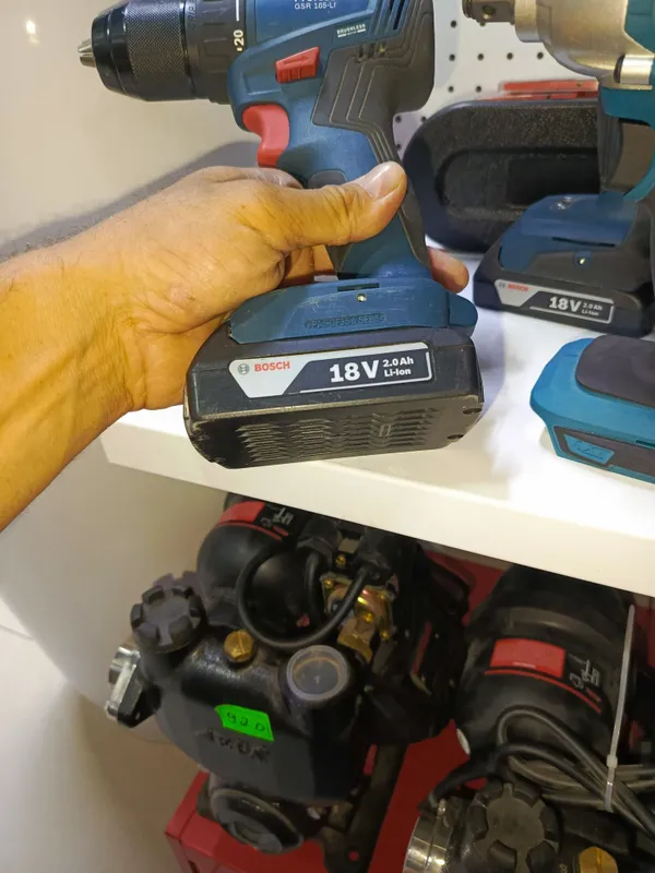 Безщеточный шруповерт Bosch GSR 185 li 4 Безщеточный шруповерт Bosch GSR 185 li 4