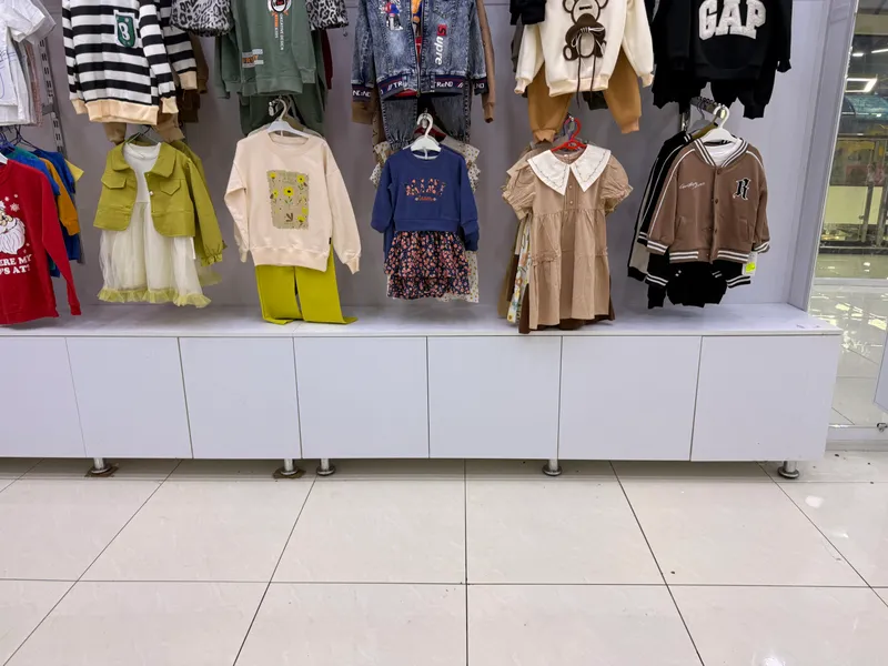 Продаётся нижний шкафчик за 4 млн 2