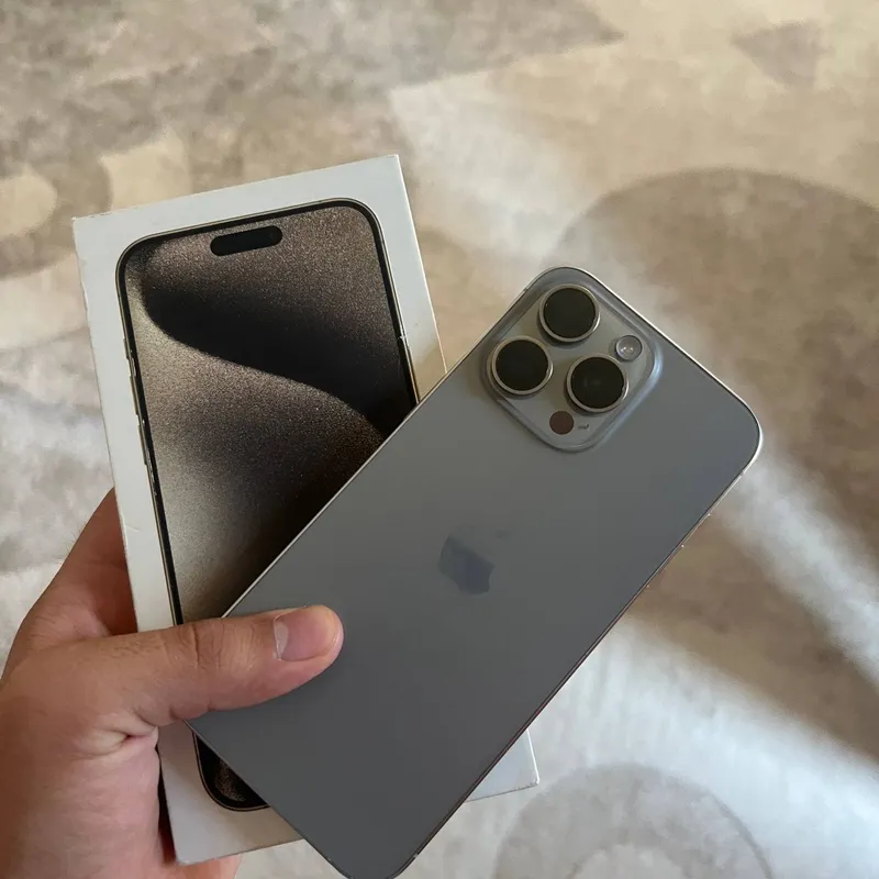 iPhone 15 pro max silver