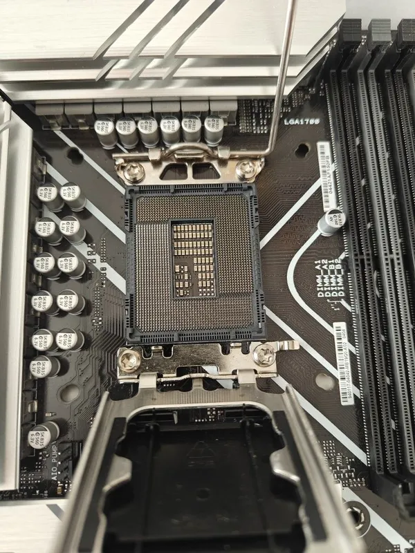 Asus Z690-P DDR5 — фото 3