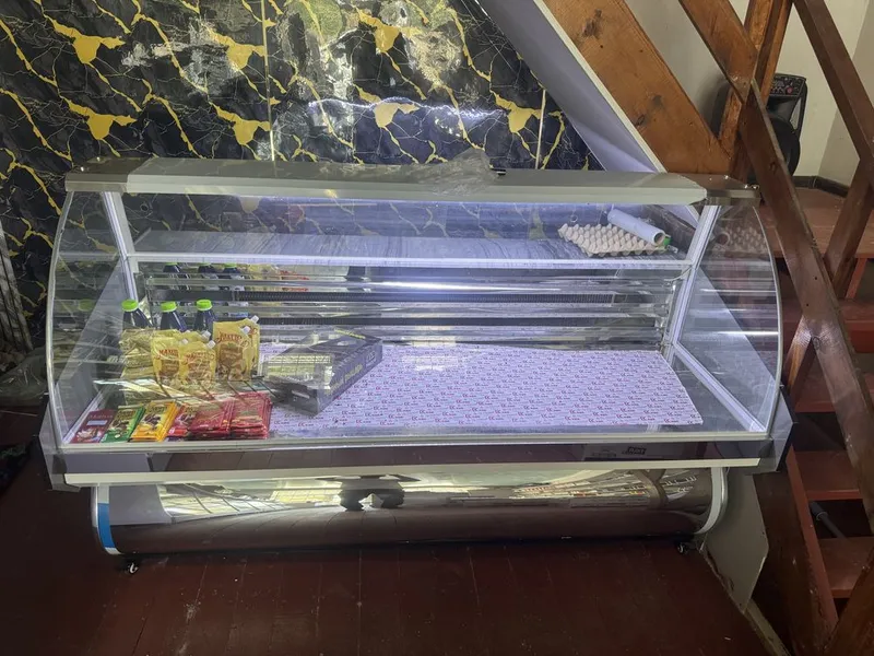Kalbasa va gosht Vitrina