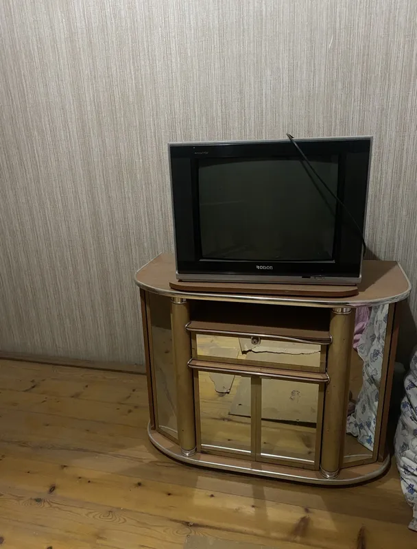 Televizor + Tumba Televizor + Tumba