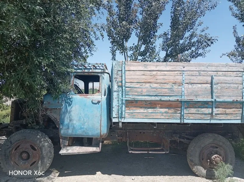 Zil 130 holati yaxshi olaman degan odamga kelish tirib beramiz. 1