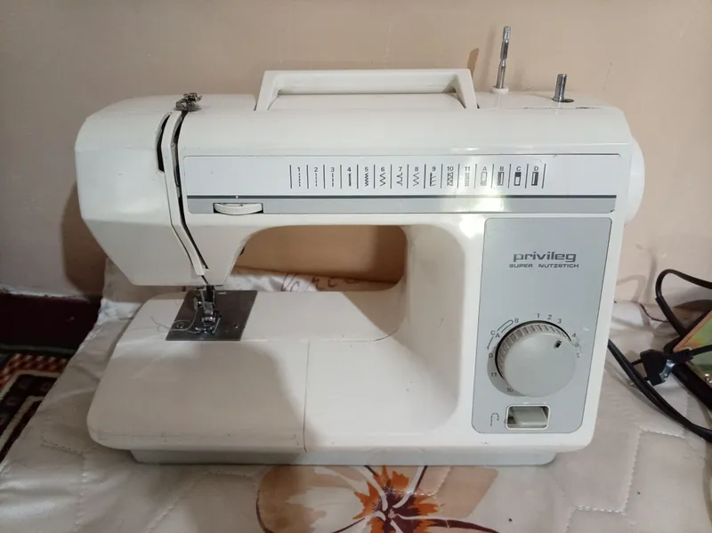 Продаётся швейная машинка 1 Продаётся швейная машинка 1