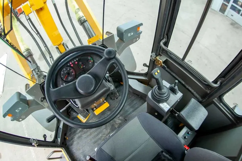 Pogruzchik SDLG L933F 1.8m3 РАССРОЧКА 6 Pogruzchik SDLG L933F 1.8m3 РАССРОЧКА 6