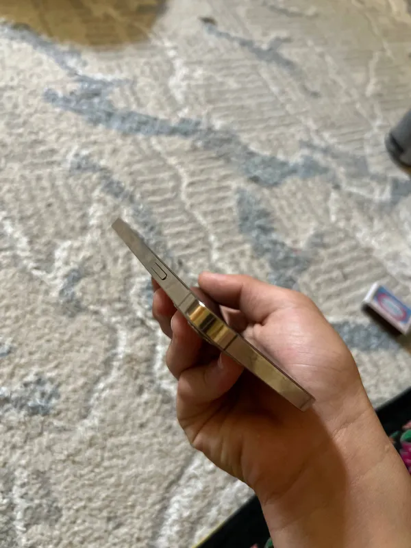 Iphone 12 pro sotiladi