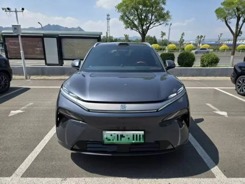 BYD Tang L, полный привод электричка 1