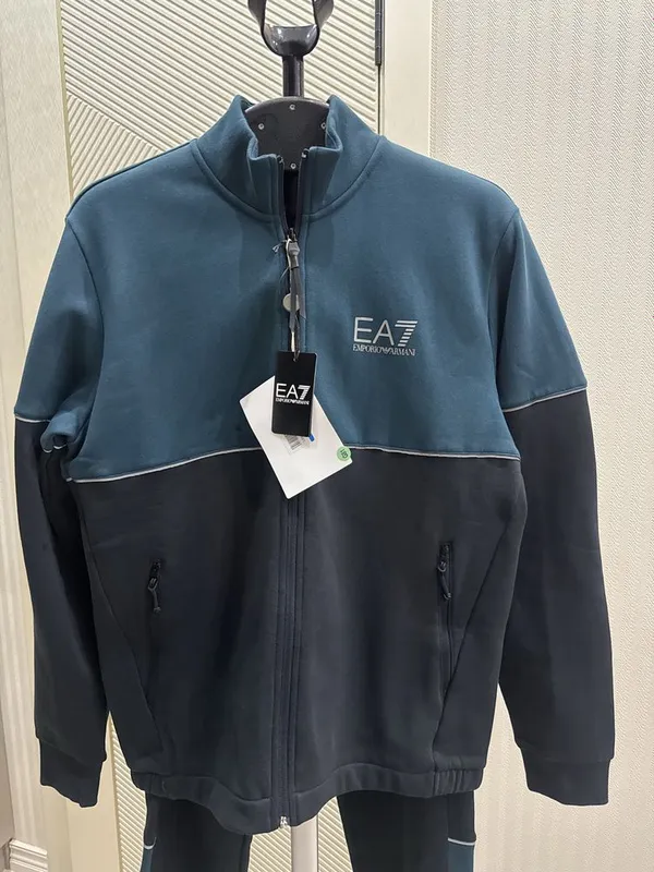 Костюм Armani EA7 4 Костюм Armani EA7 4