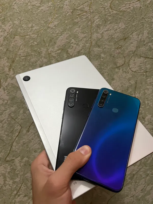Redmi Samsung iPhone