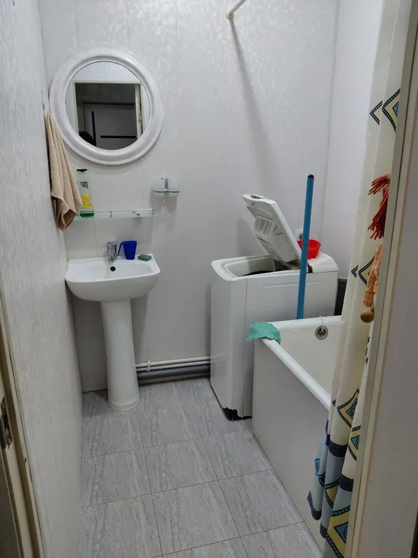 Ijara Biy Xudojniki 1/2/4 33m² 7