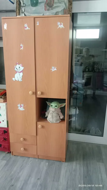 Шкаф детский, в отличном состоянии.