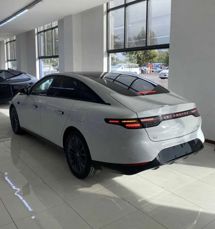leapmotor c01 premium 625 — фото 1