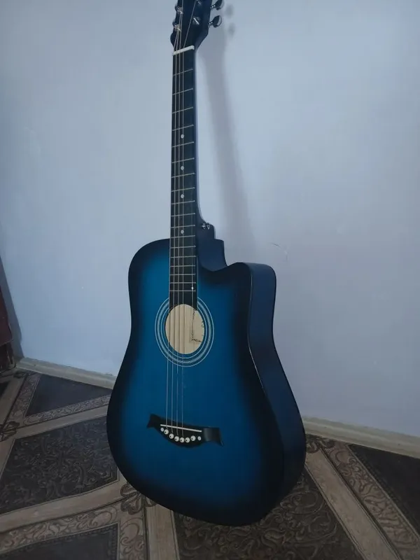 Gitara sotiladi srochno 3 Gitara sotiladi srochno 3