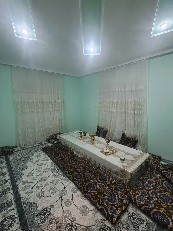 Uy hovli sotiladi