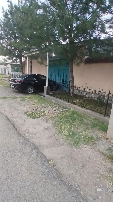 Hovli uy sotiladi 1
