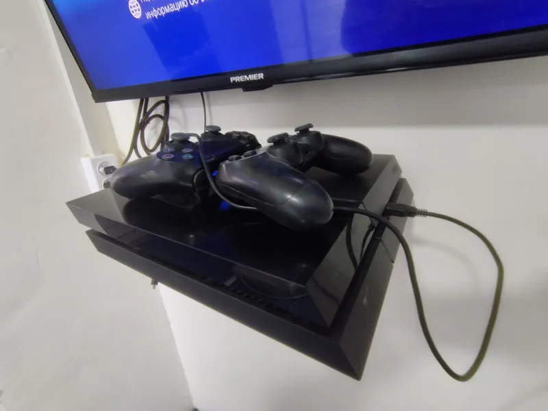 PS4 sotiladi. 2 ta joystik bilan — фото 1