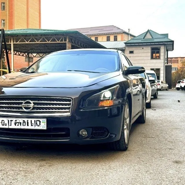 Nissan maxima A35