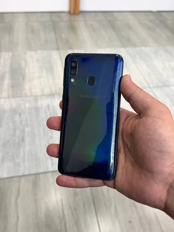 Samsung Galaxy A40 1