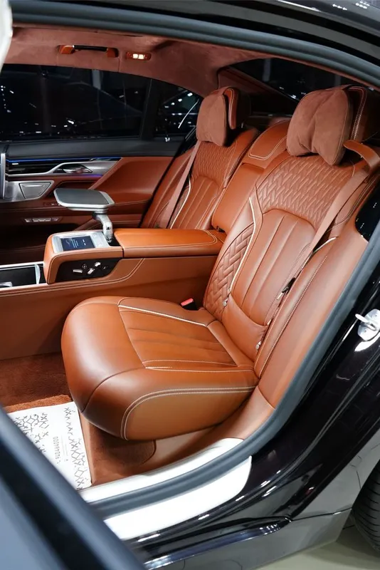 BMW M760Li V12 xDrive 7 BMW M760Li V12 xDrive 7